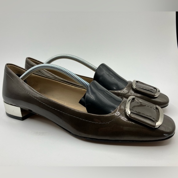 Tahari Flats With Leather Sole Women Size 7 1/2 - Picture 2 of 13
